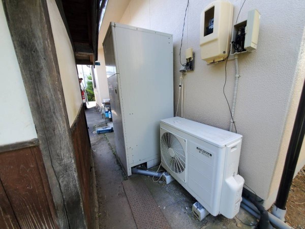 浦安市 コロナ自然冷媒CO2家庭用ヒートポンプ給湯機 ヒートポンプユニットCHP-YA603K 給湯器交換工事｜千葉の給湯器・エコキュート 故障修理  交換価格｜千葉給湯器.com